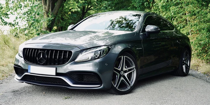Vstříc rychlosti: pronájem vozu Mercedes Benz C63 AMG na 5–24 hodin i 3 dny