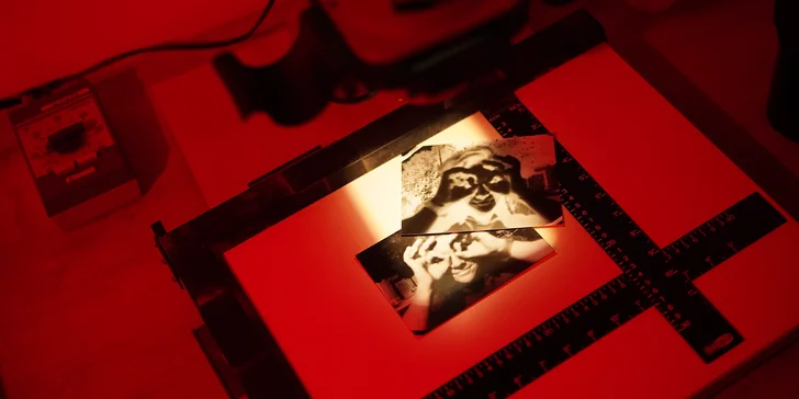 Vyrobte si vlastní fotoaparát: workshop Camera Obscura vč. vyvolání snímků v temné komoře, pro 1 či 2 os.