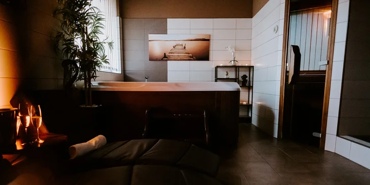 Dopolední romantika v bublinkách: vstup do privátního wellness na 90 minut