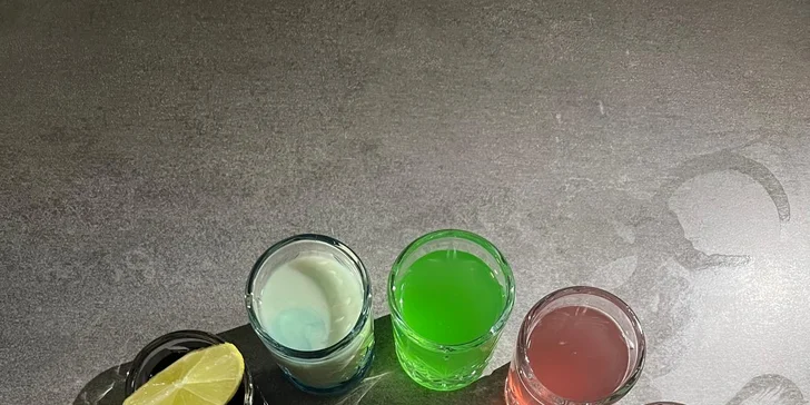 Vodní dýmka a k ní otevřený voucher na drinky v hodnotě 250–900 Kč