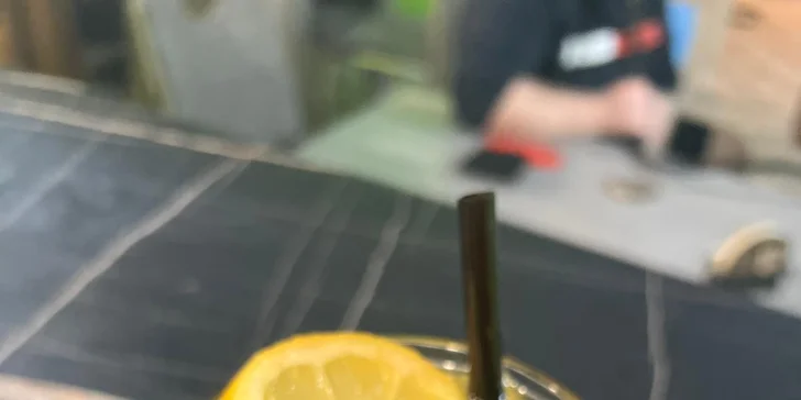 Vodní dýmka a k ní otevřený voucher na drinky v hodnotě 250–900 Kč