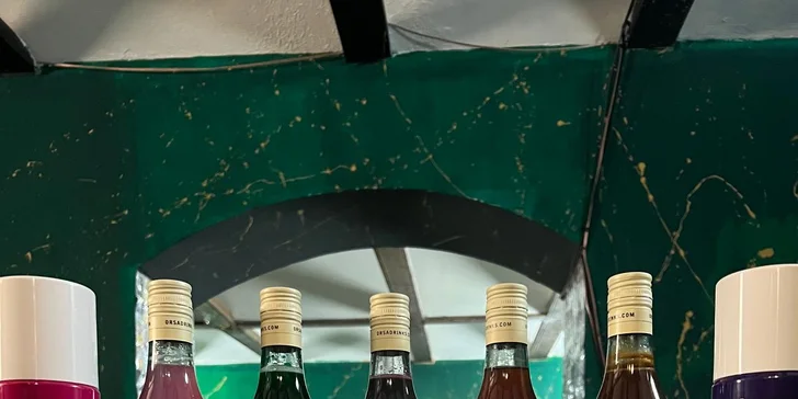 Vodní dýmka a k ní otevřený voucher na drinky v hodnotě 250–900 Kč