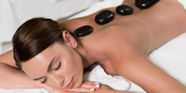 Maderoterapie nebo masáž lávovými kameny: vyberte si svůj styl relaxace