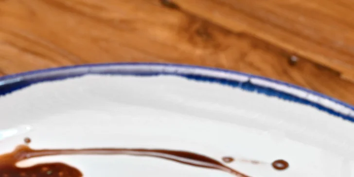 České all you can eat a pivo s folklórní hudbou: předkrmy, svíčková i kachna