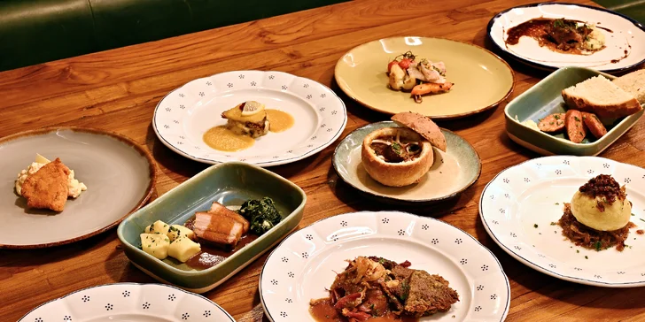 České all you can eat a pivo s folklórní hudbou: předkrmy, svíčková i kachna