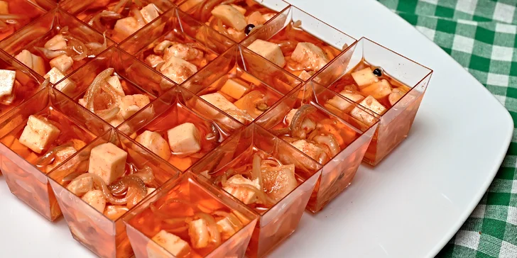 České all you can eat a pivo s folklórní hudbou: předkrmy, svíčková i kachna