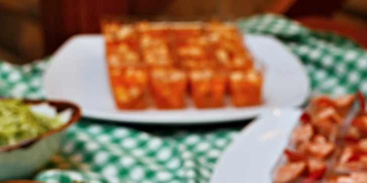 České all you can eat a pivo s folklórní hudbou: předkrmy, svíčková i kachna