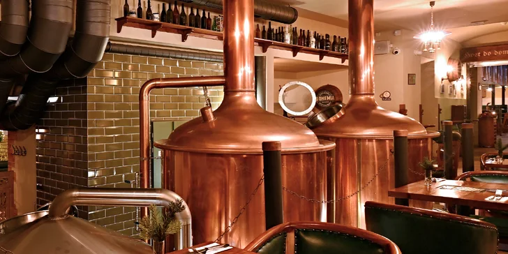 České all you can eat a pivo s folklórní hudbou: předkrmy, svíčková i kachna