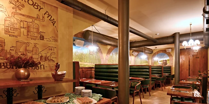 České all you can eat a pivo s folklórní hudbou: předkrmy, svíčková i kachna