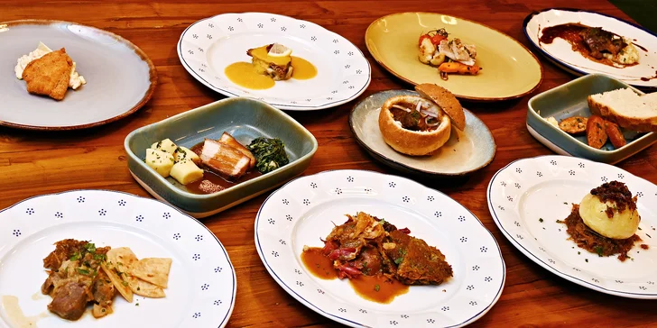 České all you can eat a pivo s folklórní hudbou: předkrmy, svíčková i kachna