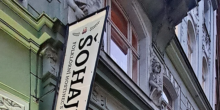 České all you can eat a pivo s folklórní hudbou: předkrmy, svíčková i kachna