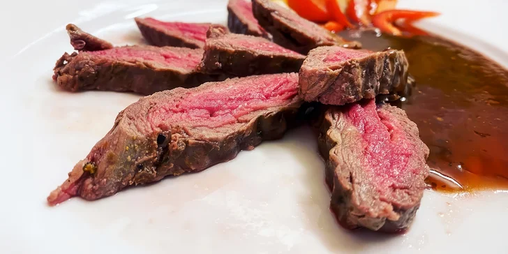 Voucher do restaurace Vinný dvůr v centru Mělníka, 500–1500 Kč