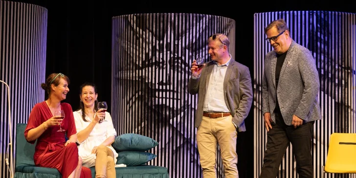 Vstupenka na francouzskou divadelní komedii Co to píšeš, miláčku?