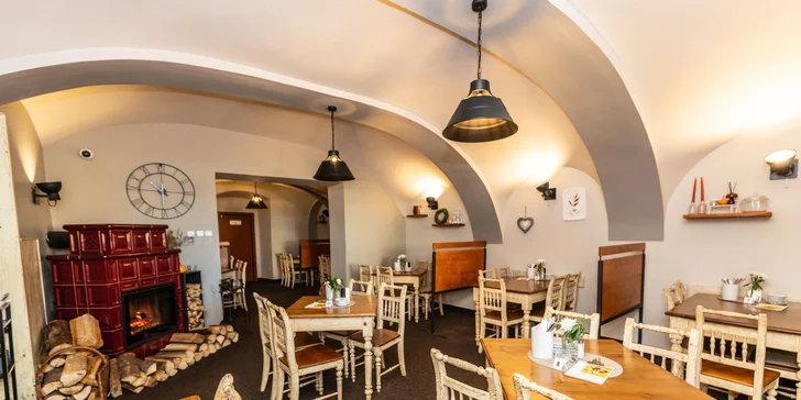 Pobyt v srdci Českého ráje: hotel se snídaní i polopenzí s degustační večeří