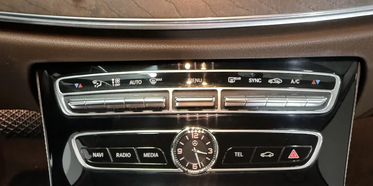 Čištění exteriéru a interiéru i vč. tepování: všechny velikosti aut