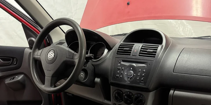 Čištění exteriéru a interiéru i vč. tepování: všechny velikosti aut