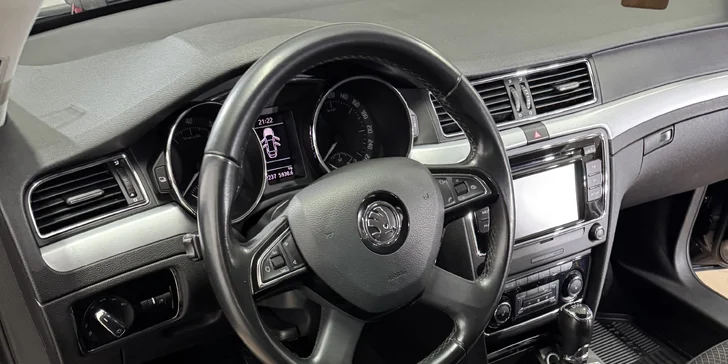 Čištění exteriéru a interiéru i vč. tepování: všechny velikosti aut