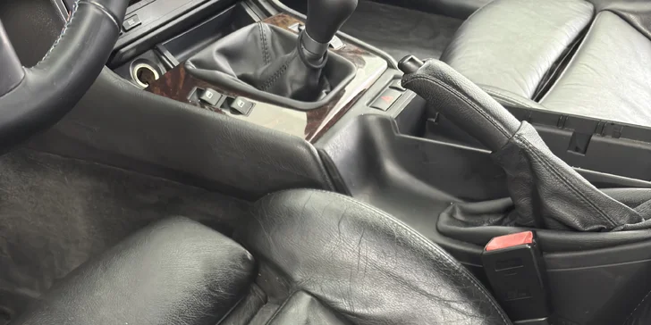 Čištění exteriéru a interiéru i vč. tepování: všechny velikosti aut