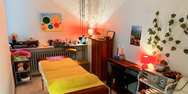 Masáž zad nebo celotělová, reflexní terapie nohou i lávové kameny