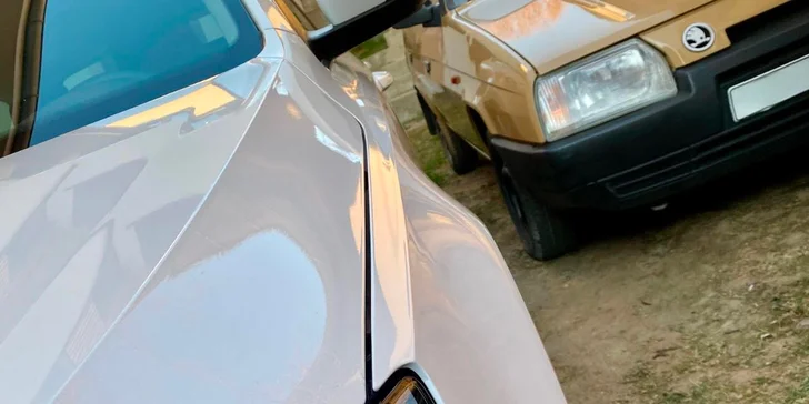 Kurzy pro řidiče: parkování, jízda s přívěsem či autem z roku 1990 i pravostranné řízení