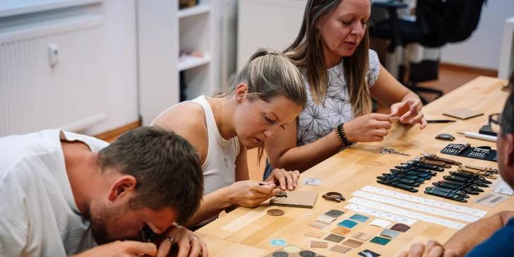 Workshop výroby hodinek TimeWood pro 1 nebo 2 osoby v Praze či Ostravě