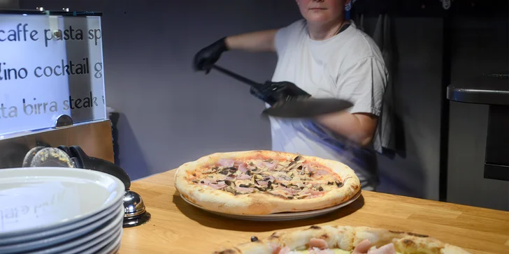 Ochutnejte Itálii: 2x pravá italská pizza o průměru 32 cm dle výběru
