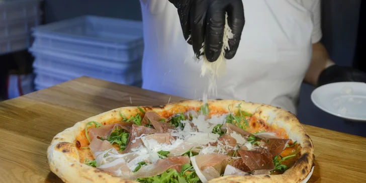 Ochutnejte Itálii: 2x pravá italská pizza o průměru 32 cm dle výběru