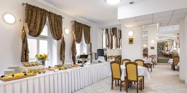 Dovolená v lázeňském městě Jelení Hora: snídaně i vstup do bazénu a sauny