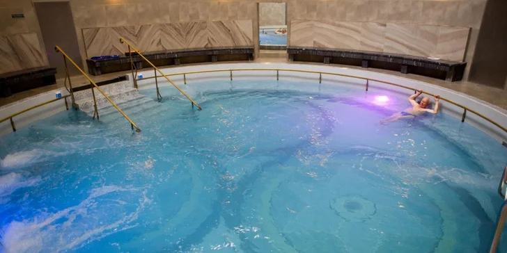 Dovolená v lázeňském městě Jelení Hora: snídaně i vstup do bazénu a sauny