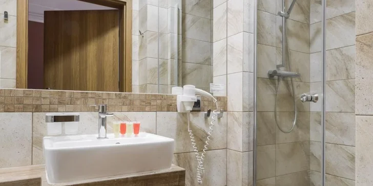 Dovolená v lázeňském městě Jelení Hora: snídaně i vstup do bazénu a sauny