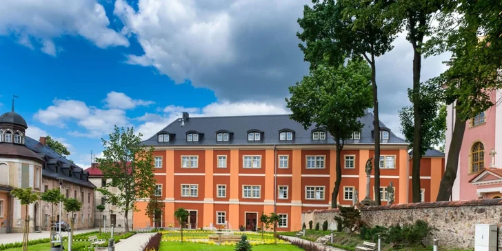 Dovolená v lázeňském městě Jelení Hora: snídaně i vstup do bazénu a sauny