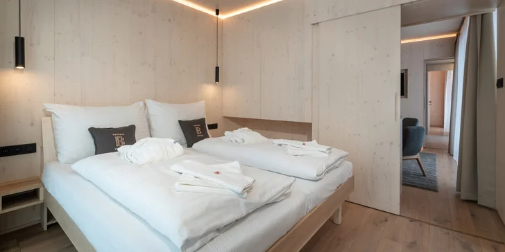 Dovolená v unikátních Björnson Tree Houses s novým venkovním wellness, 2 děti do 9,9 let zdarma