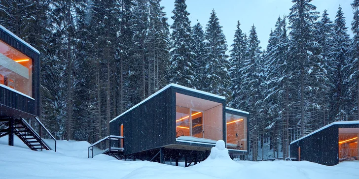 Dovolená v unikátních Björnson Tree Houses s novým venkovním wellness, 2 děti do 9,9 let zdarma