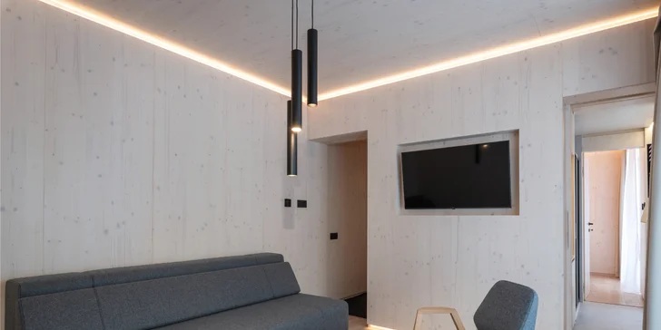 Dovolená v unikátních Björnson Tree Houses s novým venkovním wellness, 2 děti do 9,9 let zdarma