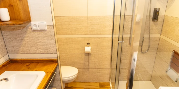 Pohoda a relax v Praze: moderní apartmány u Velké Chuchle, snídaně, wellness