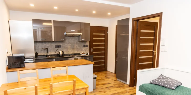 Pohoda a relax v Praze: moderní apartmány u Velké Chuchle, snídaně, wellness