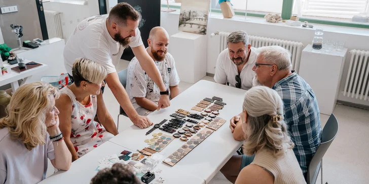 Workshop výroby hodinek TimeWood pro 1 nebo 2 osoby v Praze či Ostravě