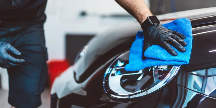 Čištění exteriéru a interiéru i vč. tepování: všechny velikosti aut