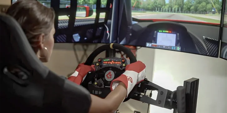 Poměřte své síly a rychlost: 60minutová jízda na závodních simulátorech, pro 1 až 6 osob