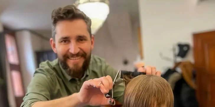 Pánské holičství: úprava vousů, holení i střih vlasů, 30 až 60 minut