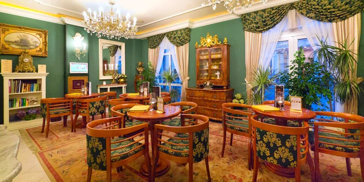 Pobyt v Karlových Varech se snídaní či polopenzí, neomezeným wellness i masáží