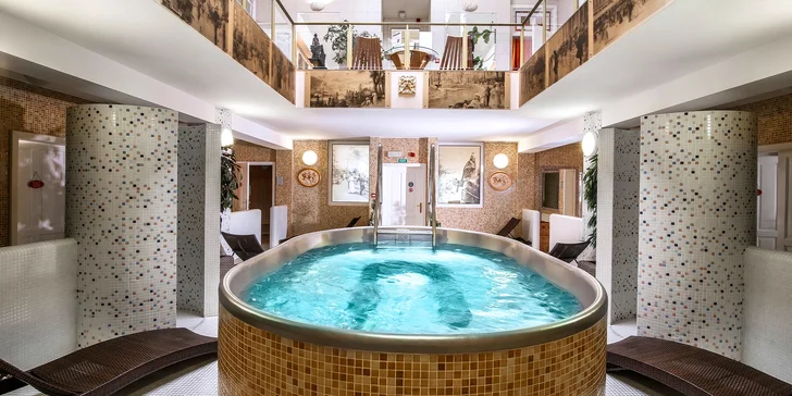 Pobyt v Karlových Varech se snídaní či polopenzí, neomezeným wellness i masáží