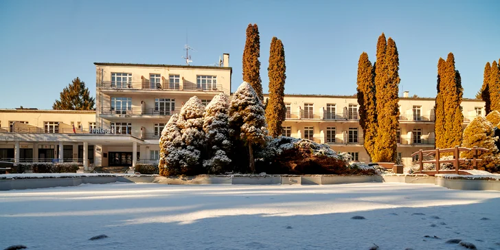 Pobyt v Lázních Sliač s balíčkem léčebných procedur, plnou penzí a vstupem do Holidaypark Kováčová