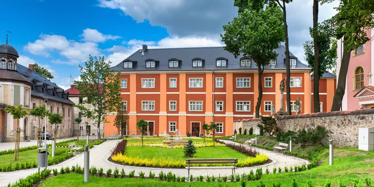 Dovolená v lázeňském městě Jelení Hora: snídaně i vstup do bazénu a sauny