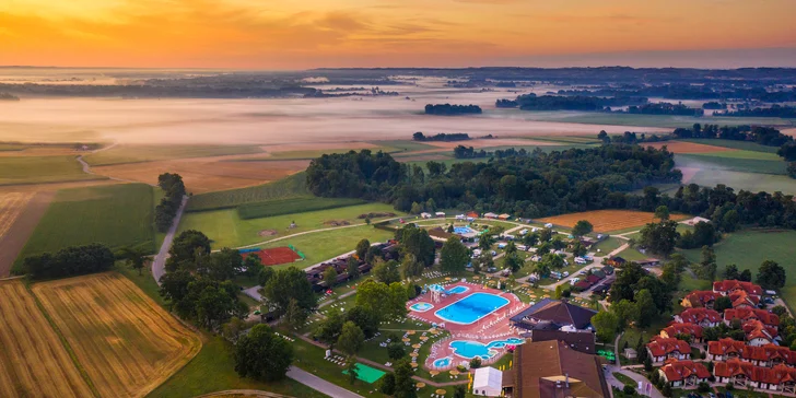 Rodinný relax ve slovinských termálech: sauna, termální bazény i polopenze, 2 děti zdarma