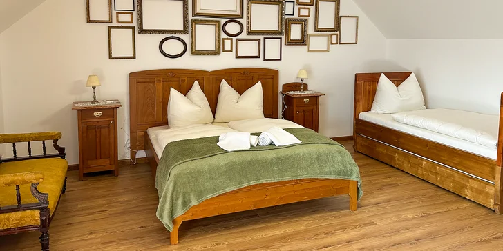 Chata v ľudovom štýle so secesnými prvkami v Slovenskom raji s altánkom