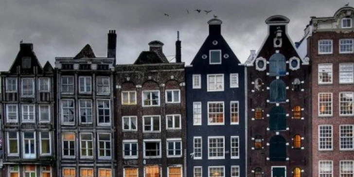 1494 Kč za víkendový zájezd do Holandska. Ráj květin a tulipánů Keukenhof, prohlídka Amsterdamu s průvodcem i skanzen s větrnými mlýny. 