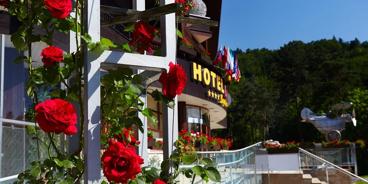 V rámci varianty se snídaní si můžete vychutnat i romantickou večeři.