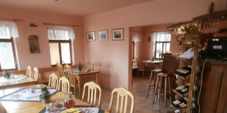 Dozlatova pečené vepřové koleno nebo vynikající tataráček