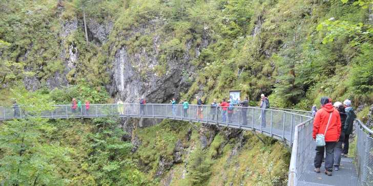 Počítejte spíše s lehčí turistikou. 